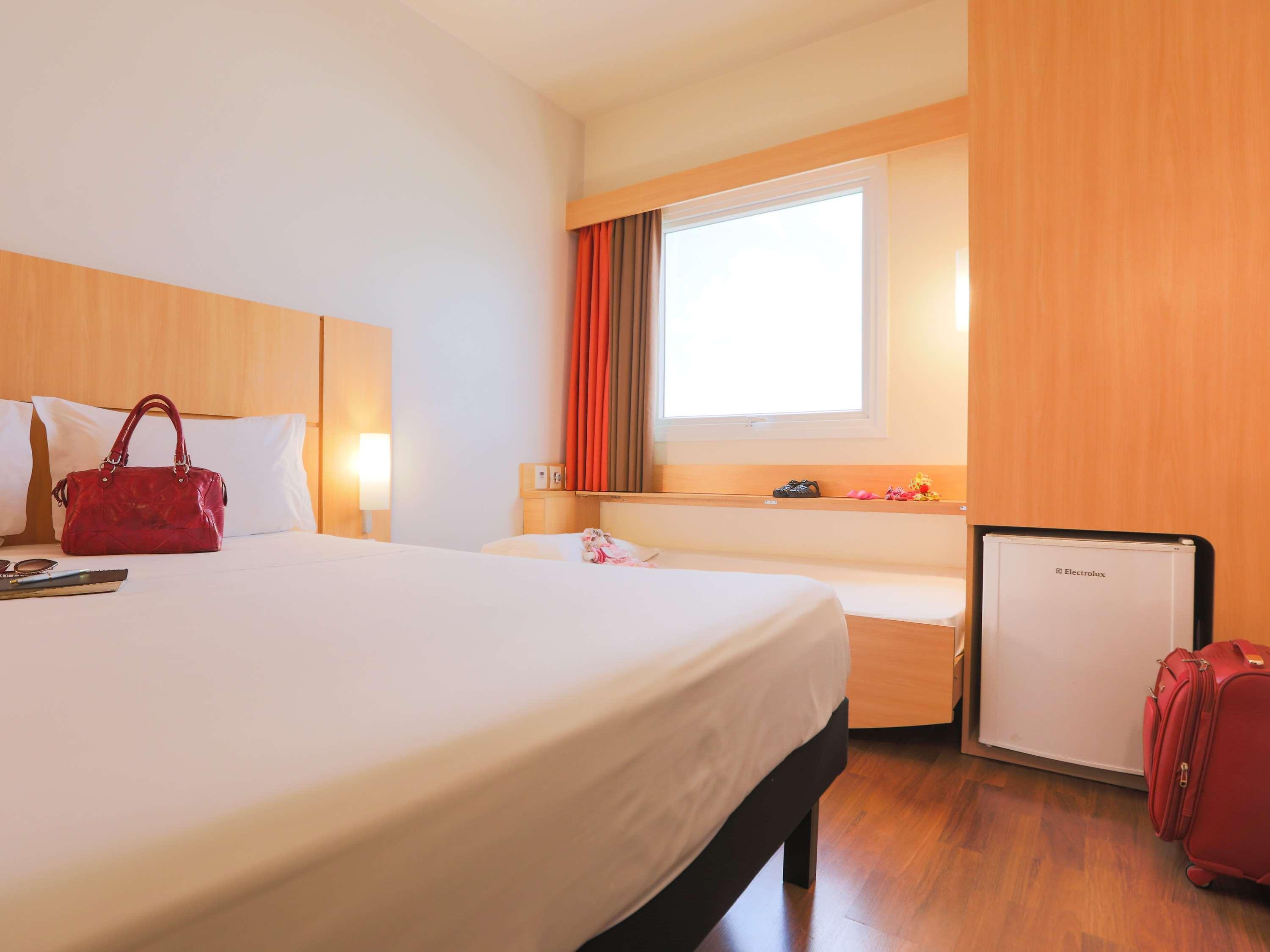 Hotel Ibis Montes Claros Shopping Exterior foto