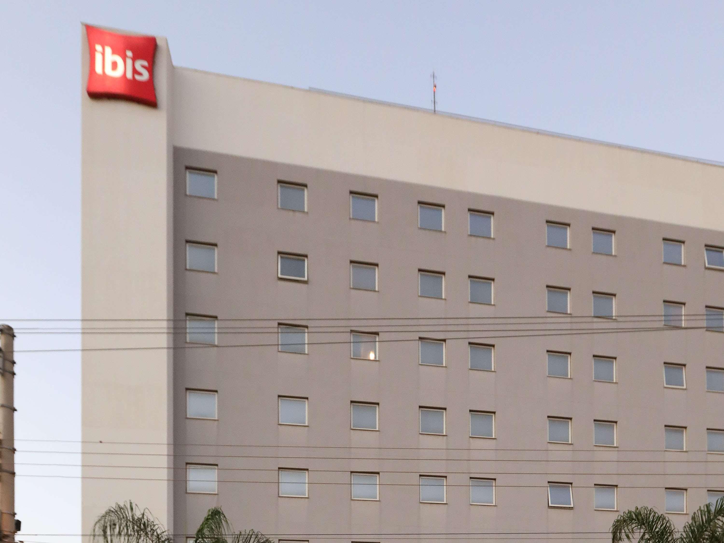 Hotel Ibis Montes Claros Shopping Exterior foto