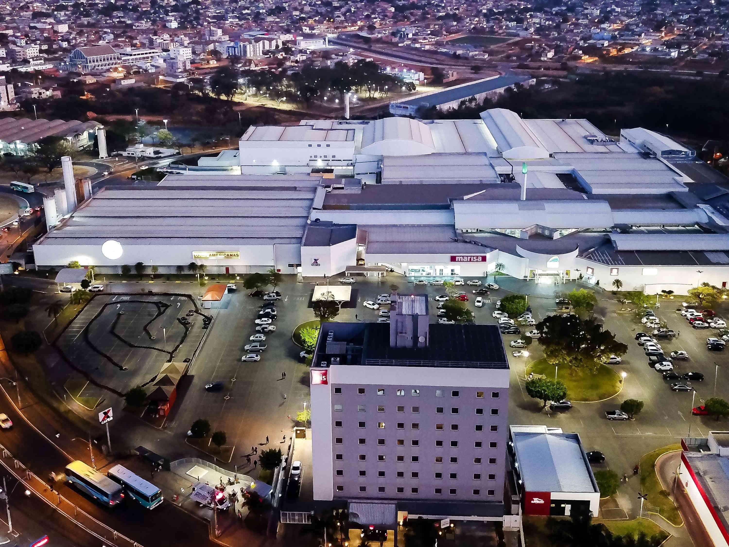 Hotel Ibis Montes Claros Shopping Exterior foto