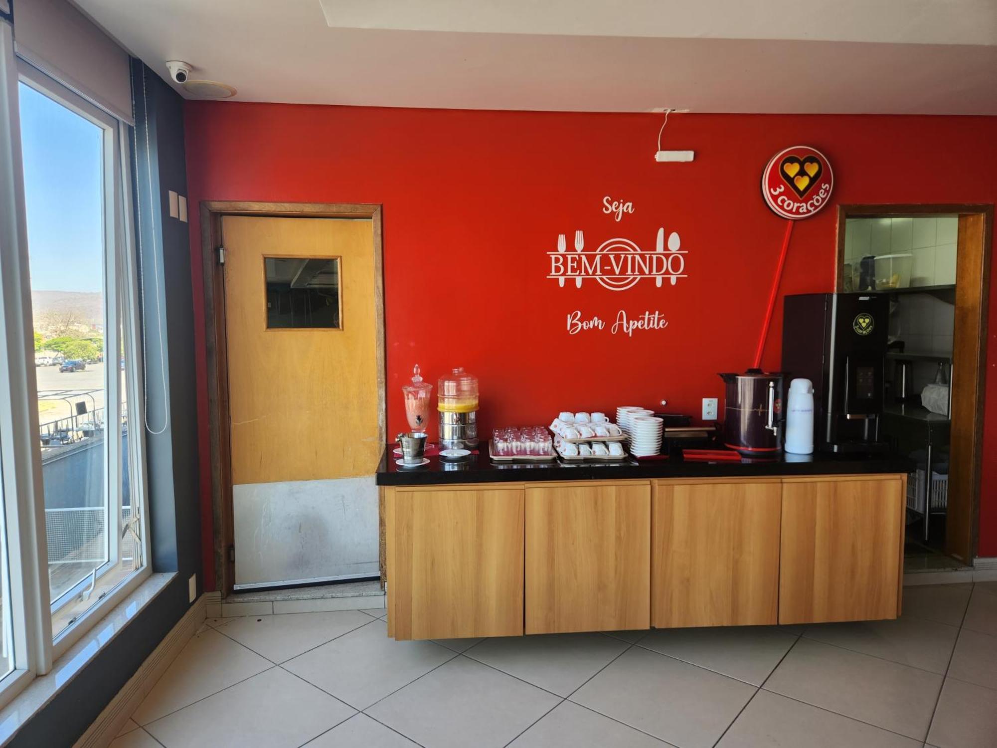 Hotel Ibis Montes Claros Shopping Exterior foto