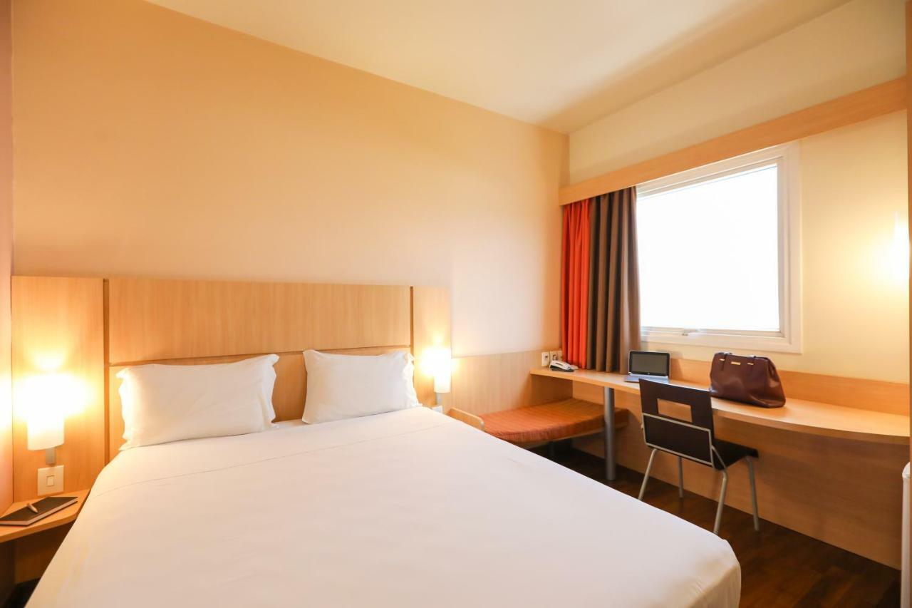 Hotel Ibis Montes Claros Shopping Exterior foto