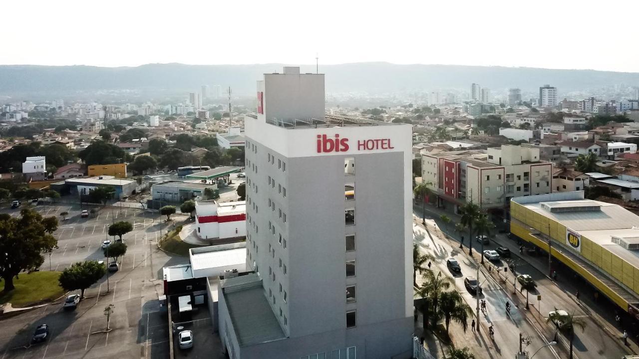 Hotel Ibis Montes Claros Shopping Exterior foto